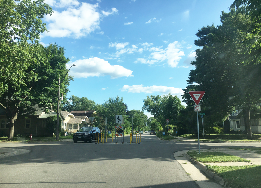 Illustration: Delineator traffic circle